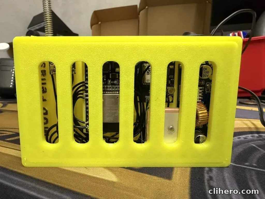 The node straight on, all six slots showing the boards inside